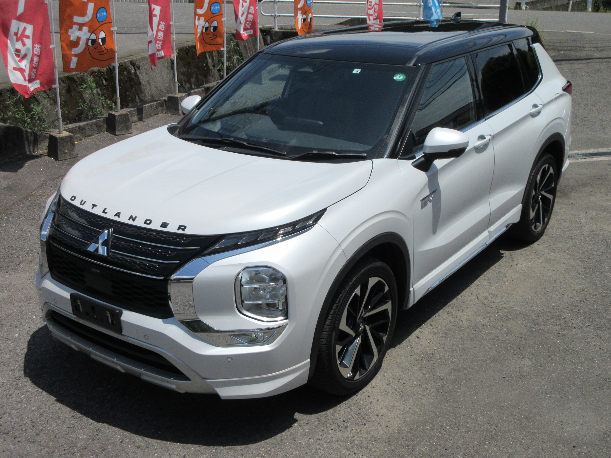 当社で修理、販売しました！アウトランダーＰＨＥＶ！
